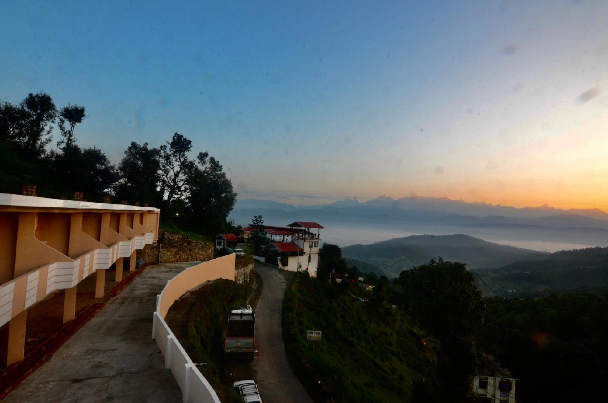 Uttarakhand Resort Kausani Exterior foto